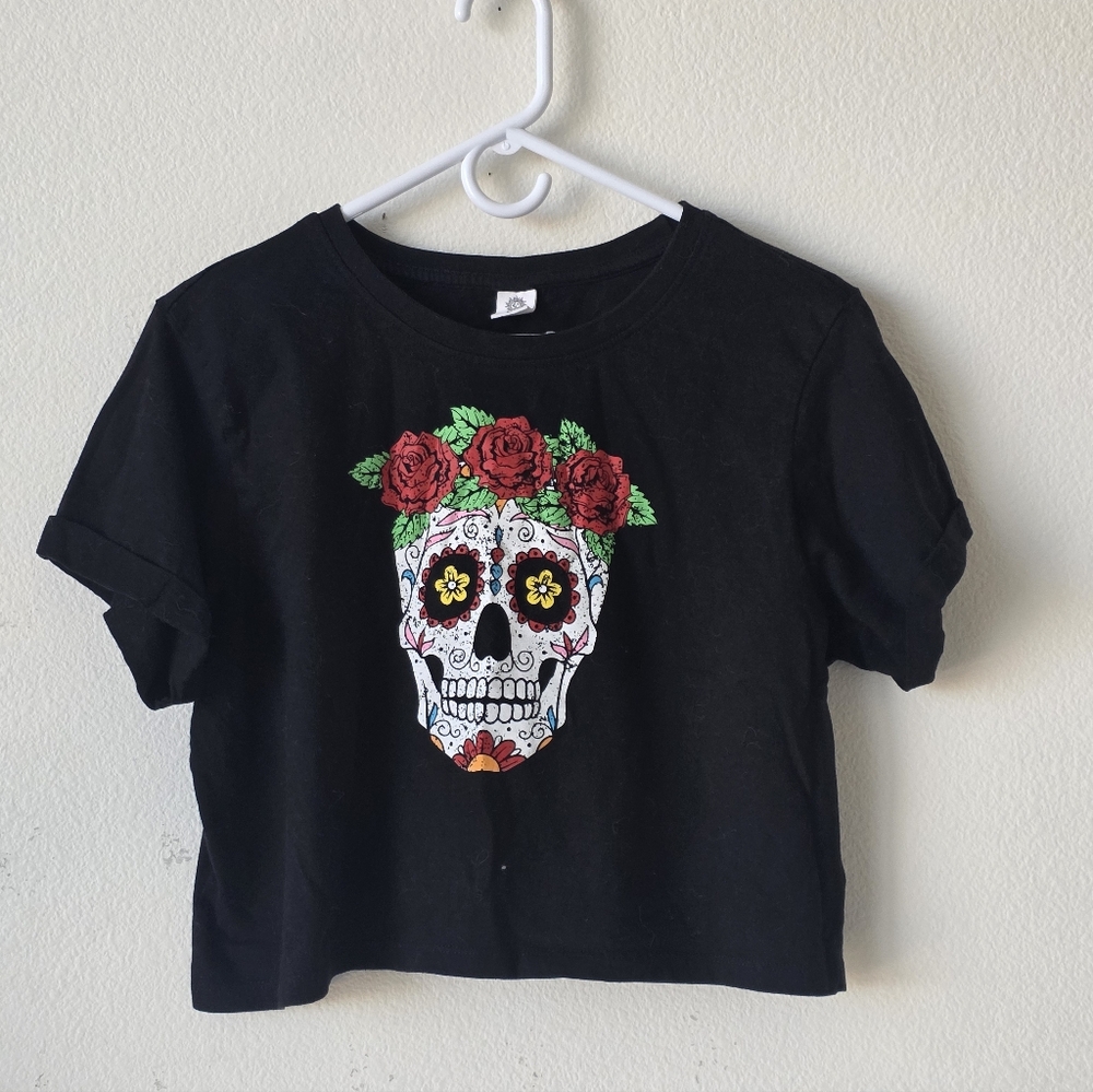 La Luna Cropped Black Sugar Skull Graphic Tee